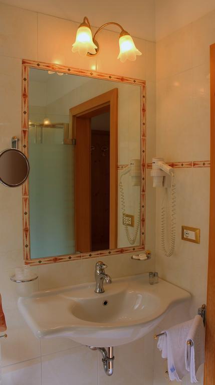 Hotel Rotwand Laives Ngoại thất bức ảnh